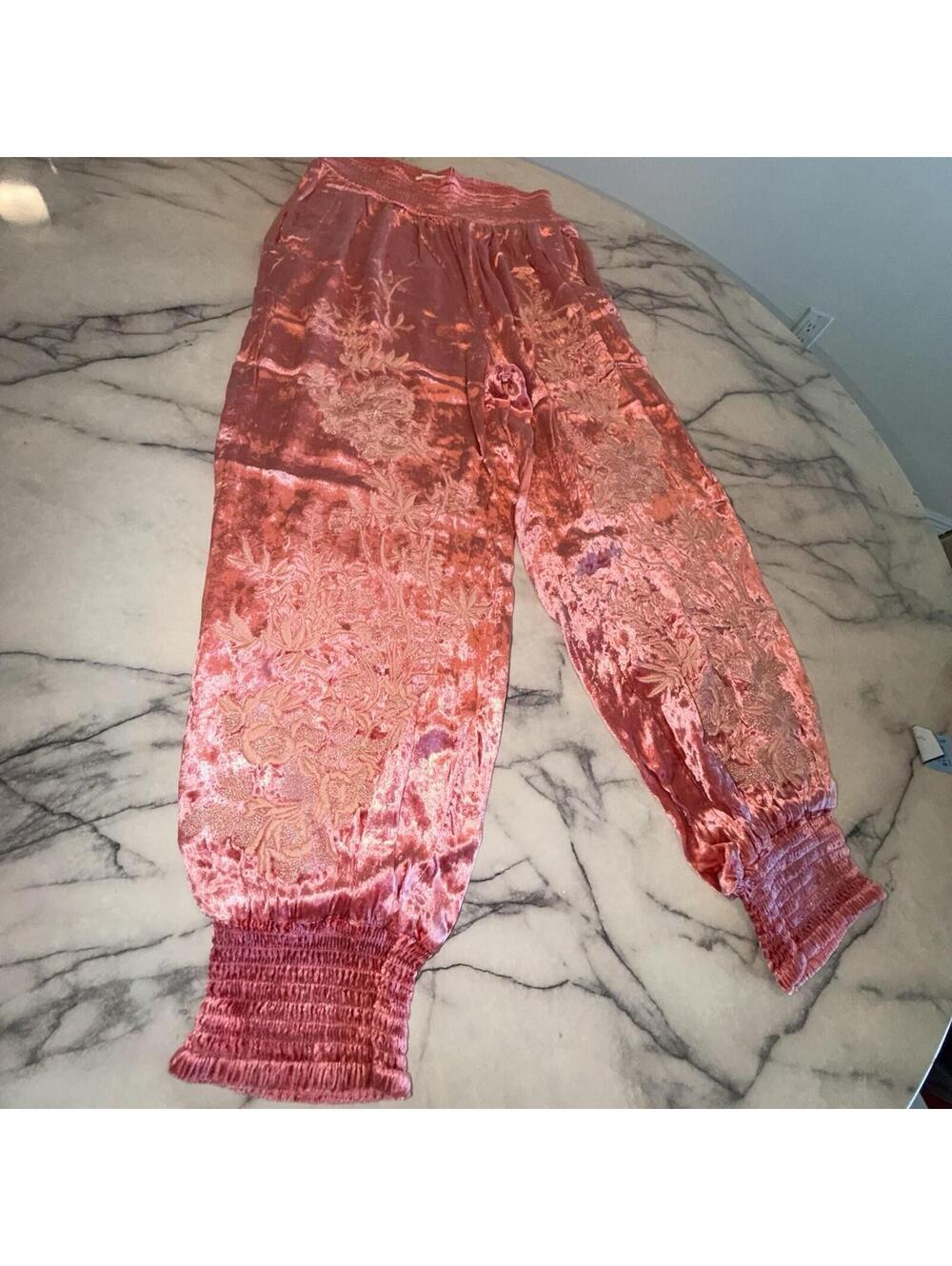 Anthropologie Rosie Embroidered Crushed Velvet Joggers Sz small boho PINK pants - Picture 8 of 8